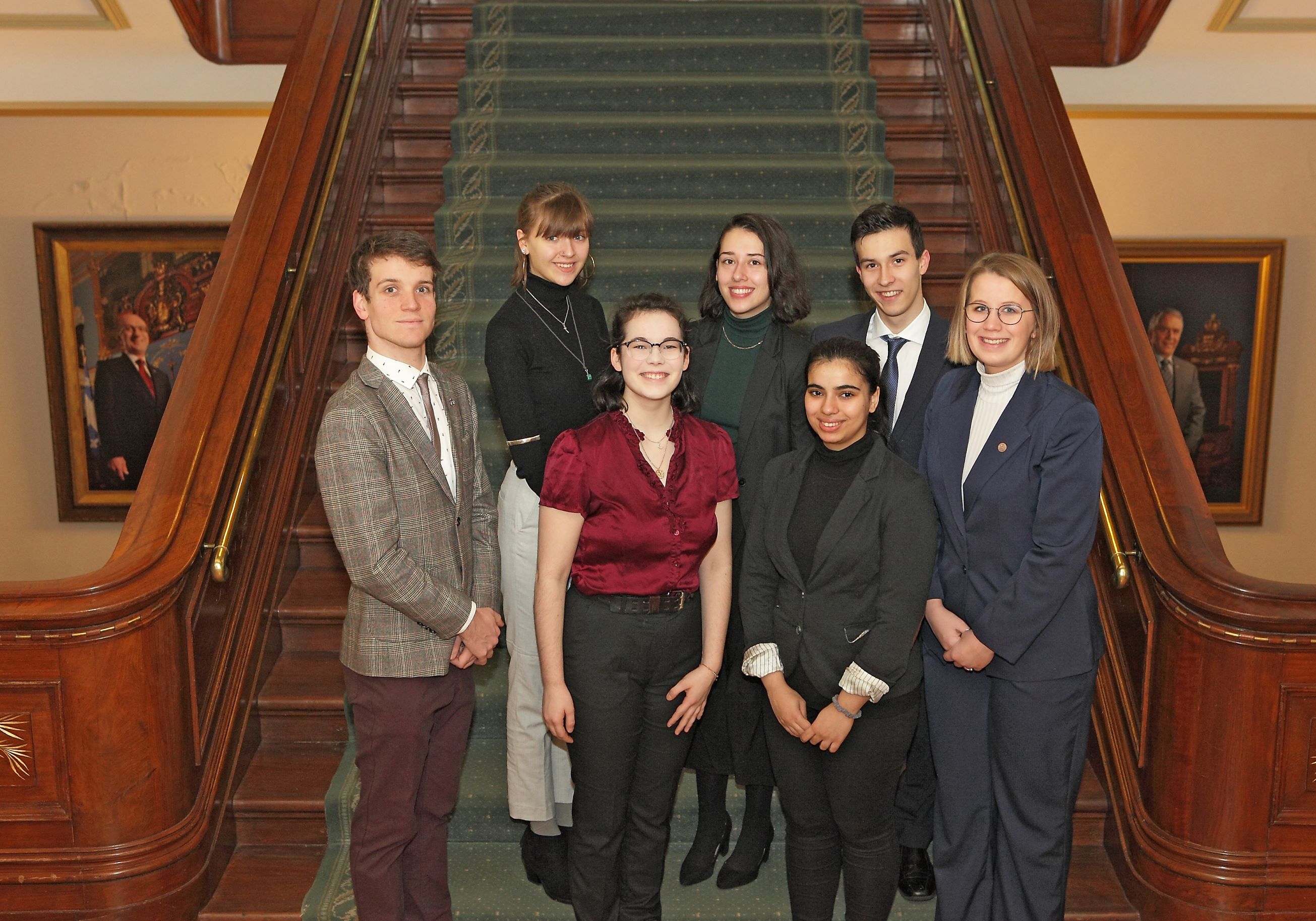 Thomas Desrosiers, diplômé du Cégep et mentor de la délégation, Célestine Uhde, Frédérique Beaudet, Mélodie Bergeron, Amal Belhaj, Emmanuel Laflamme et Manue Moffet