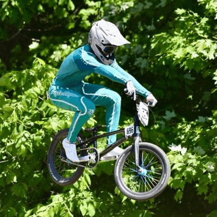 Chad Beaudoin sur son vélo BMX