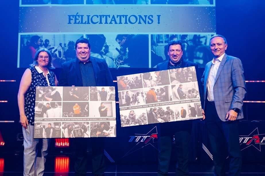 Rock Picard, entraîneur de volleyball masculin, et Pascal Dufresne, entraîneur de hockey féminin, ont été honorés pour leurs années d'implication au sein des Titans du Cégep Limoilou