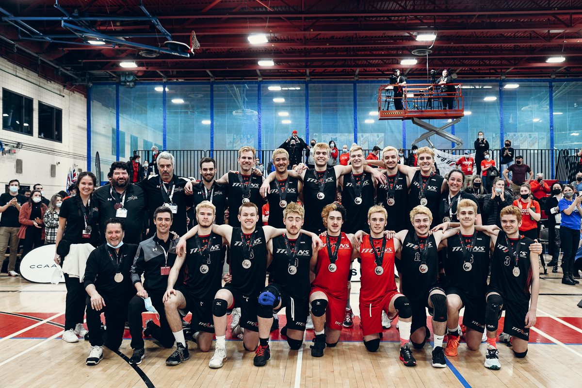 Équipe de volleyball masculin division 1 des Titans du Cégep Limoilou lors du Championnat canadien de volleyball au Cégep Limoilou